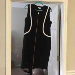 Sleeveless dress